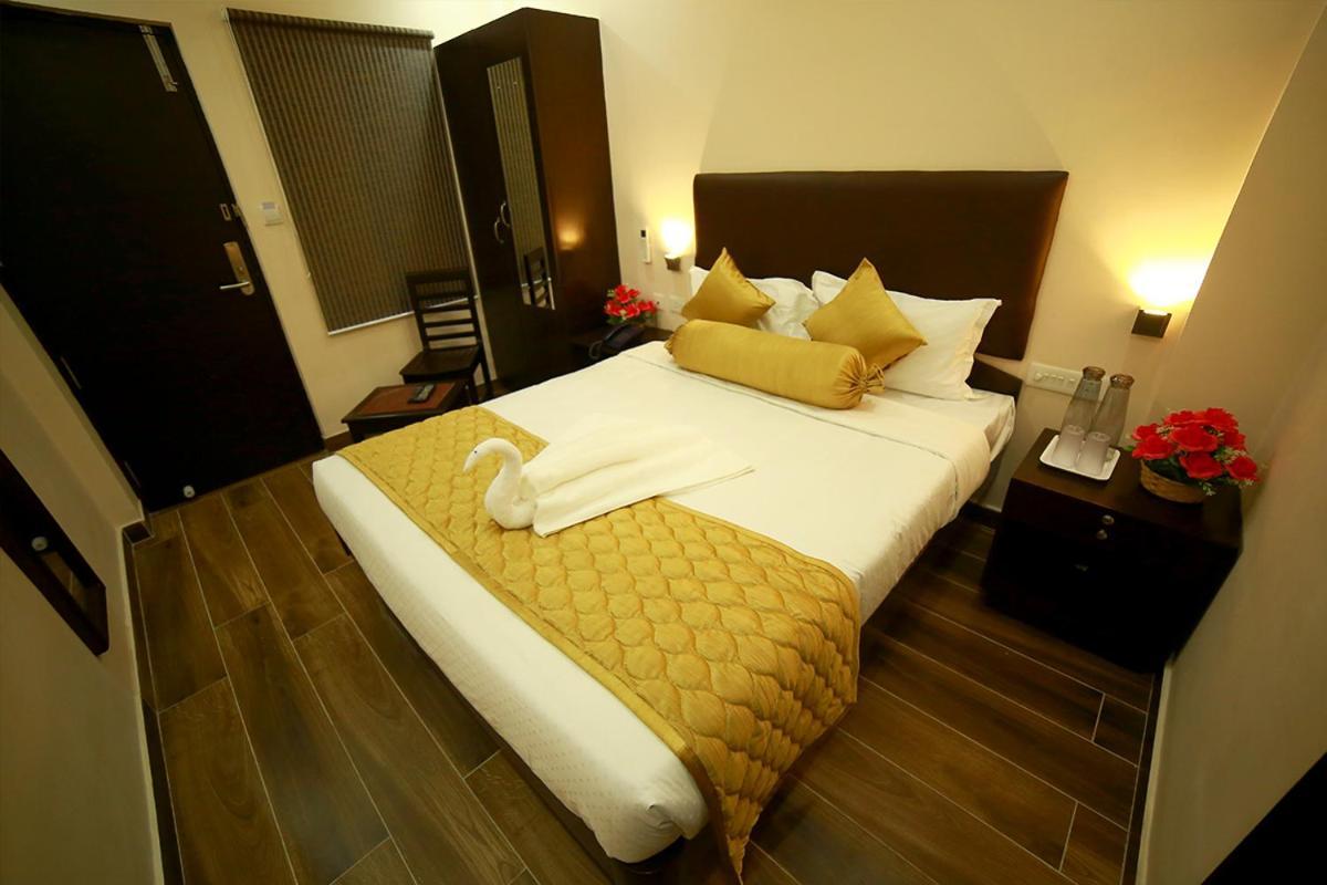 Sapphire Inn Пондичерри Экстерьер фото