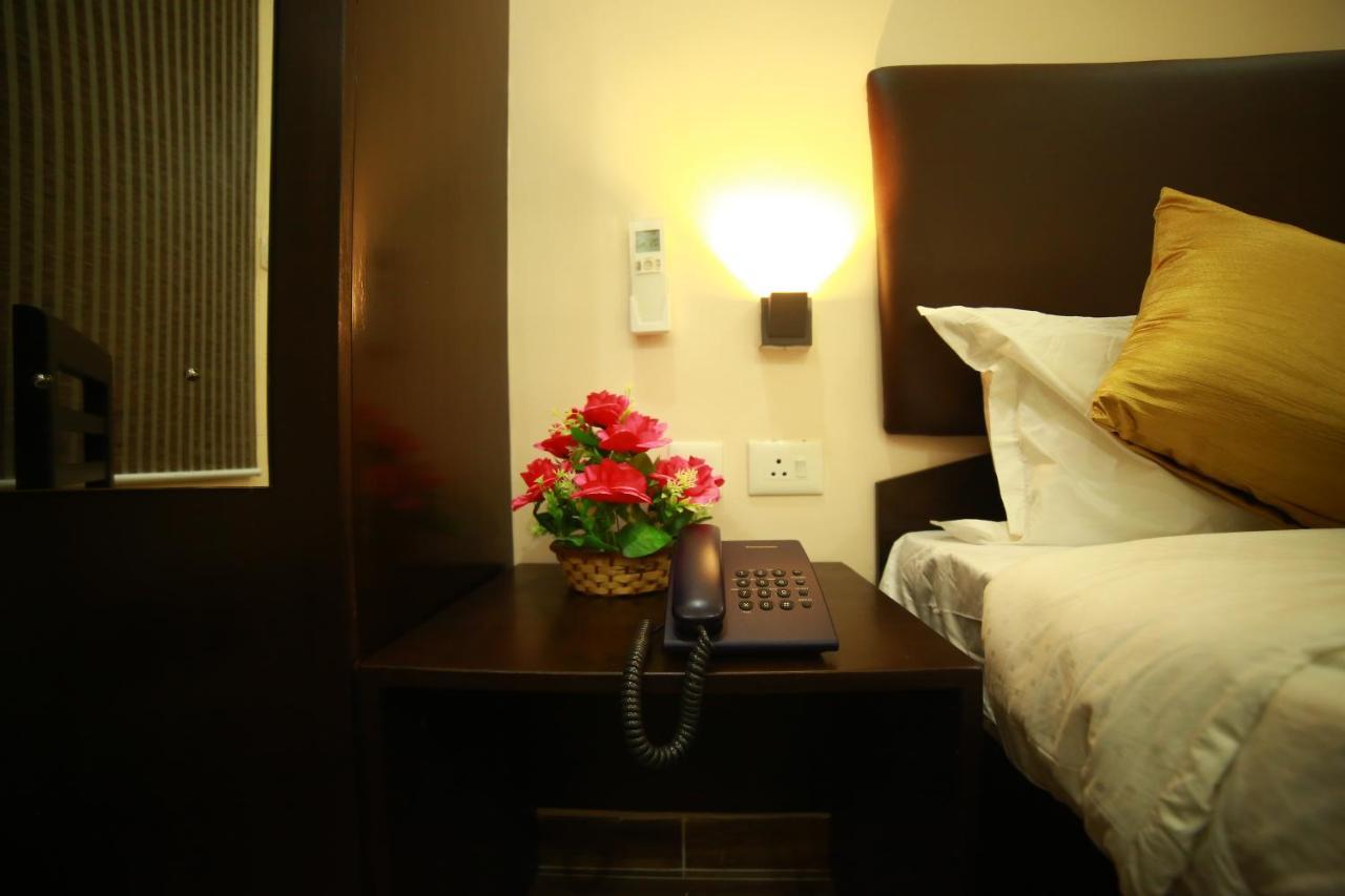 Sapphire Inn Пондичерри Экстерьер фото
